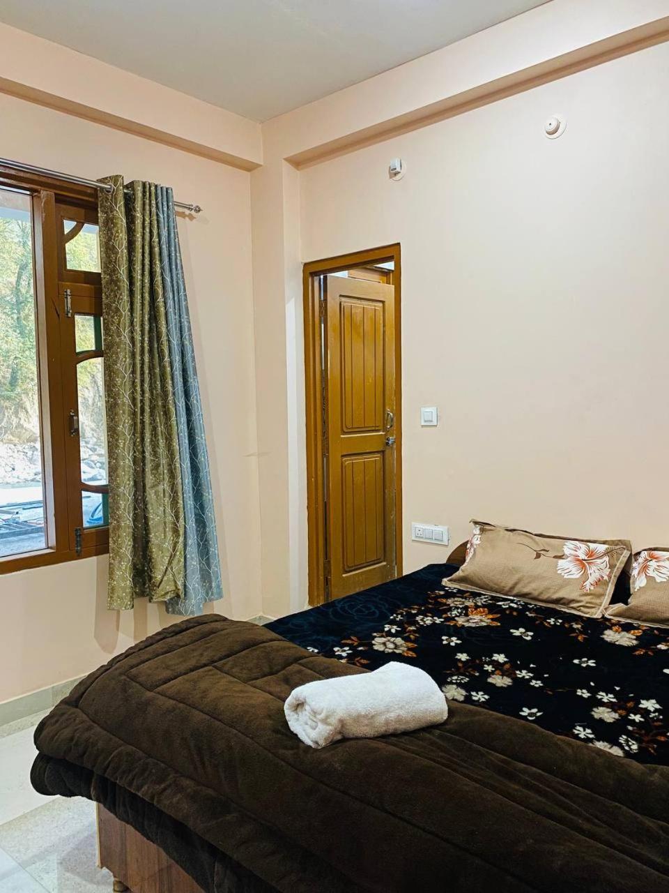 Hom House Of Mannmauji Riverside Kasol Exteriör bild